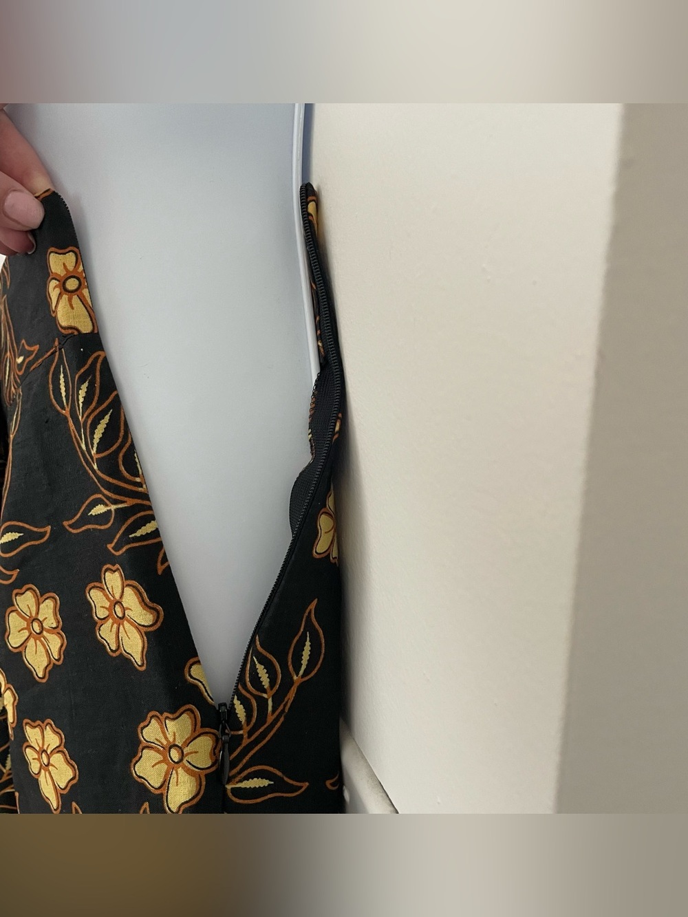 NWT Batik First Asymmetric Black Floral-Print Midi Skirt Yellow & Orange Small - Picture 8 of 14